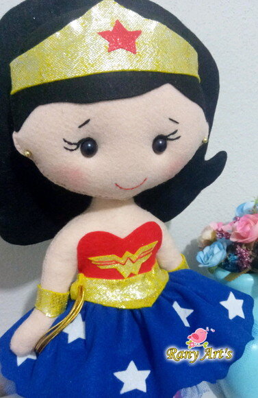 Mulher Maravilha com 32cm