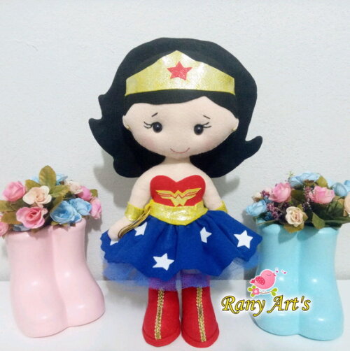 Mulher Maravilha com 32cm
