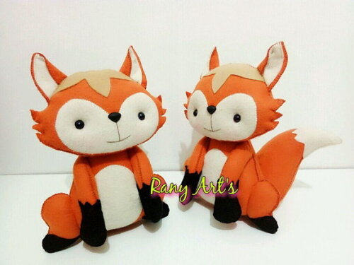 Raposinha em Feltro com 25cm