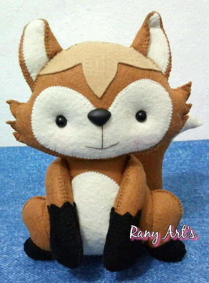 Raposinha em Feltro com 20cm