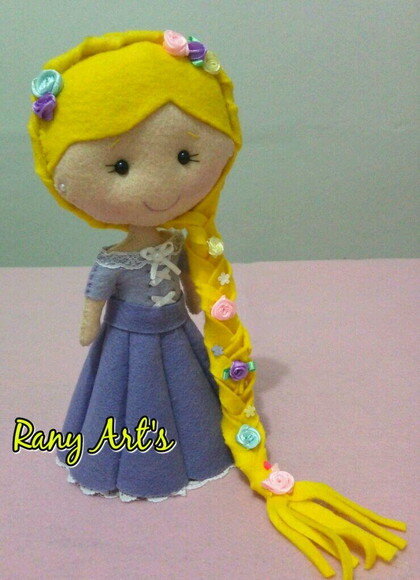Rapunzel com 20cm