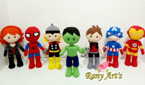 Super-heróis com 30cm