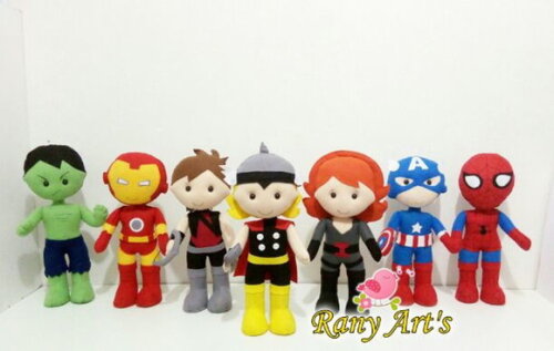 Super-heróis com 30cm
