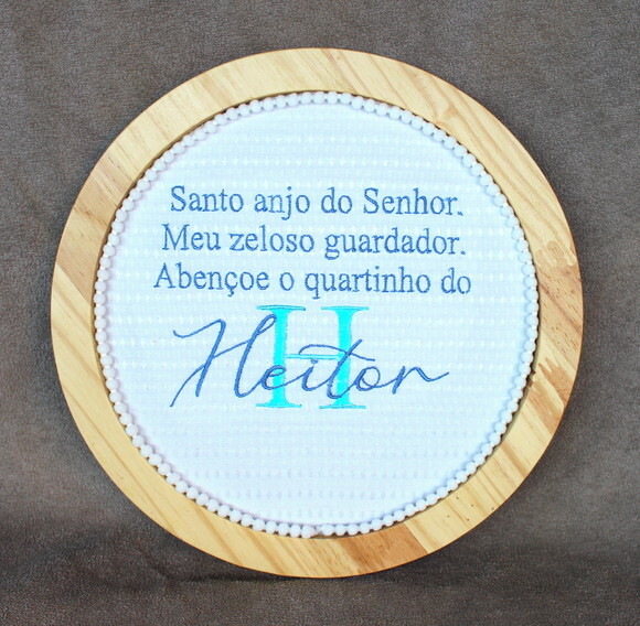 Quadro com Bordado Santo Anjo do Senhor para Quarto Infantil