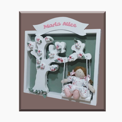 Decoração de Porta Maternidade Boneca com Galhos e Flores.