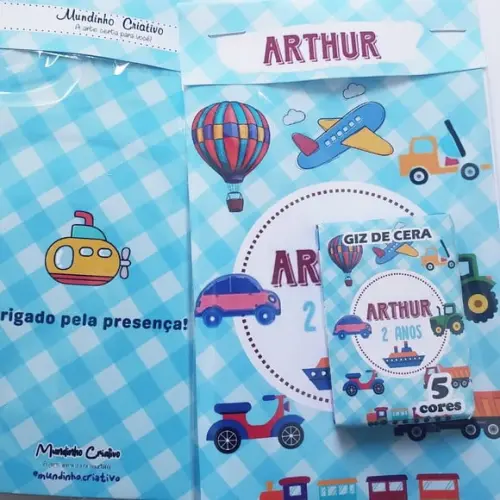 Mini Livro de Colorir Carrinhos / Transporte + Giz de Cera