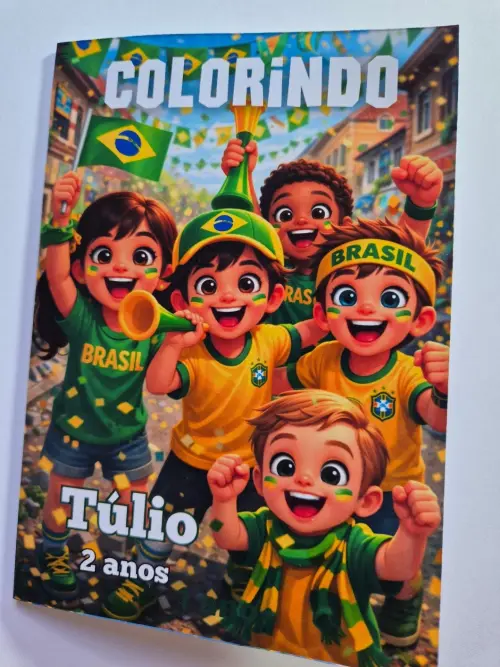 Mini Livro de Colorir + Giz de Cera Futebol