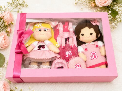 Kit de Boneca que troca roupinhas em feltro