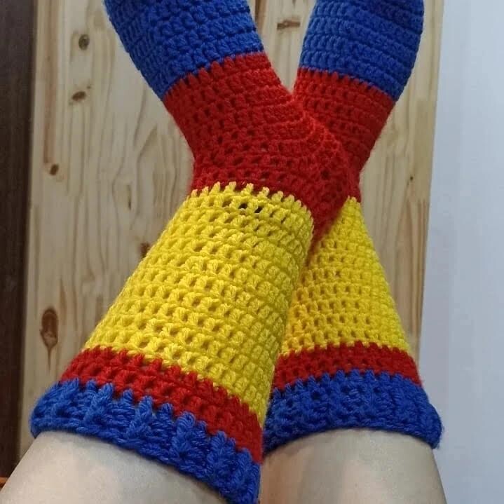 MEIAS INVERNO CANO MEDIO EM CROCHE diversos