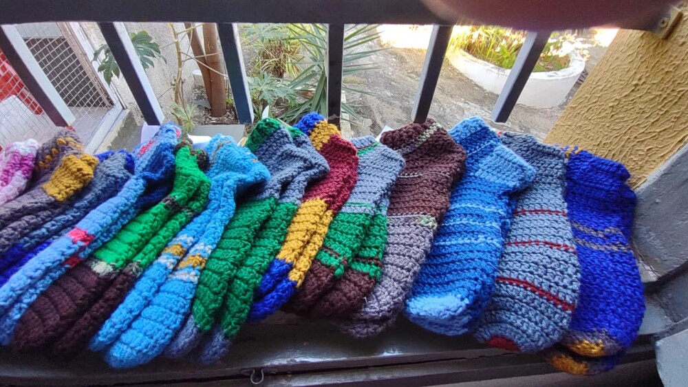 MEIAS INVERNO CANO MEDIO EM CROCHE diversos