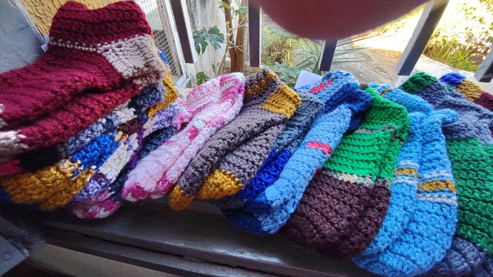 MEIAS INVERNO CANO MEDIO EM CROCHE diversos