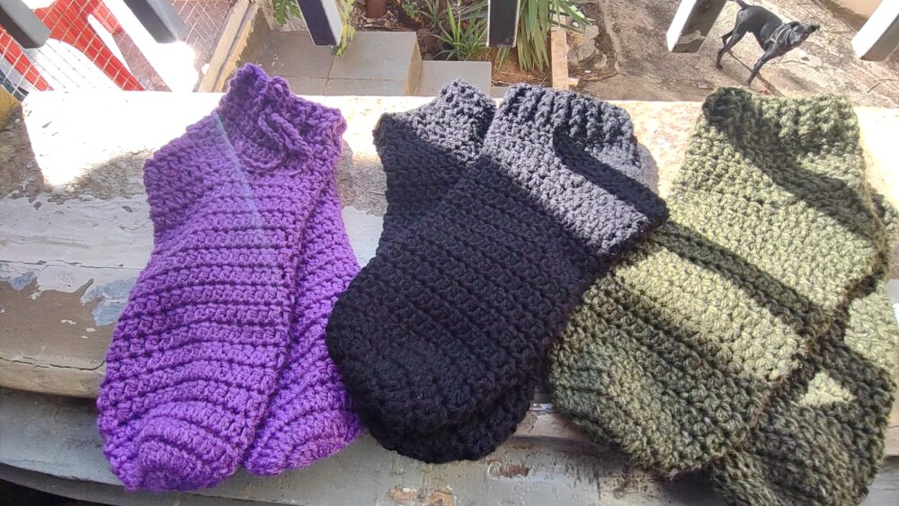 MEIAS CANO CURTO INVERNO EM CROCHE diversos