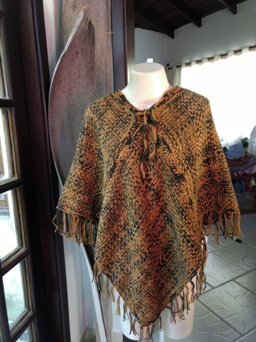 PONCHO INVERNO FEITO NO TEAR