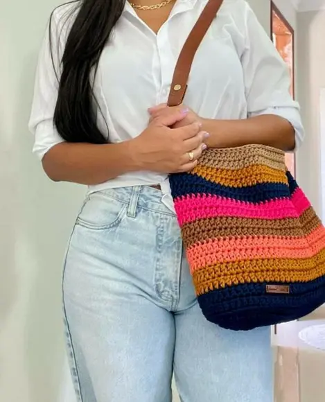 Bolsa Colorida de Crochê