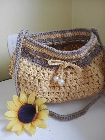 Bolsa de Crochê na Cor Amarela