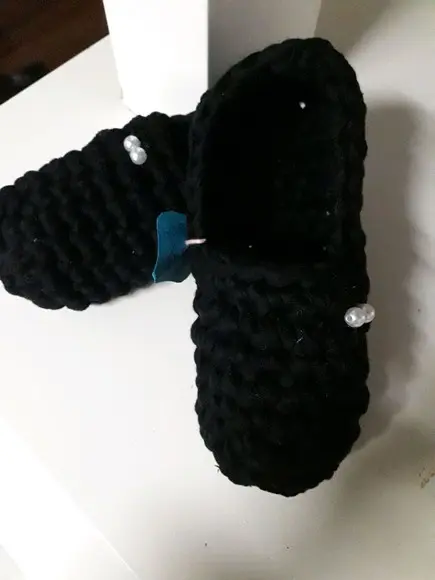 Pantufa de crochê preta