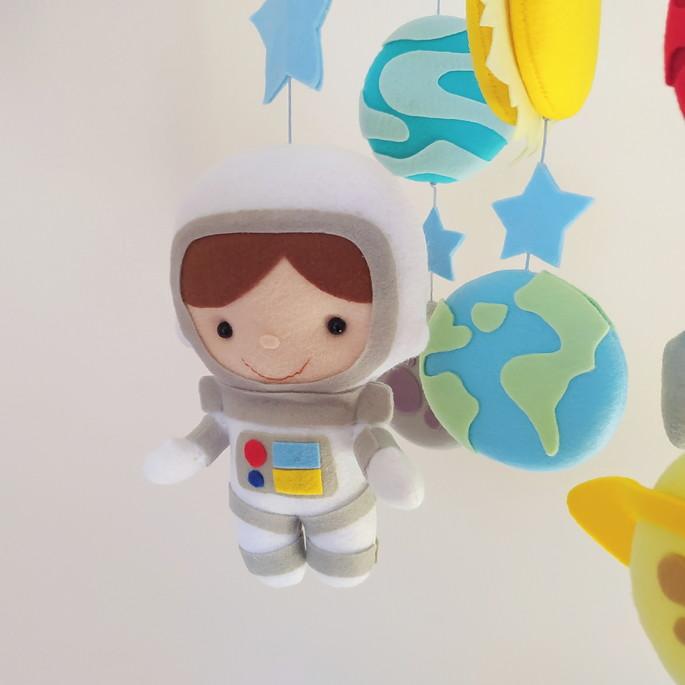 Móbile de Berço Espacial - Astronauta, Foguete e Planetas