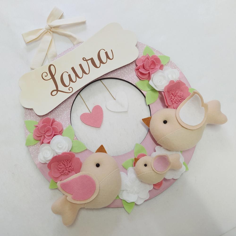 Guirlanda Passarinhos e Flores de Feltro Branco e Rosa - Laura