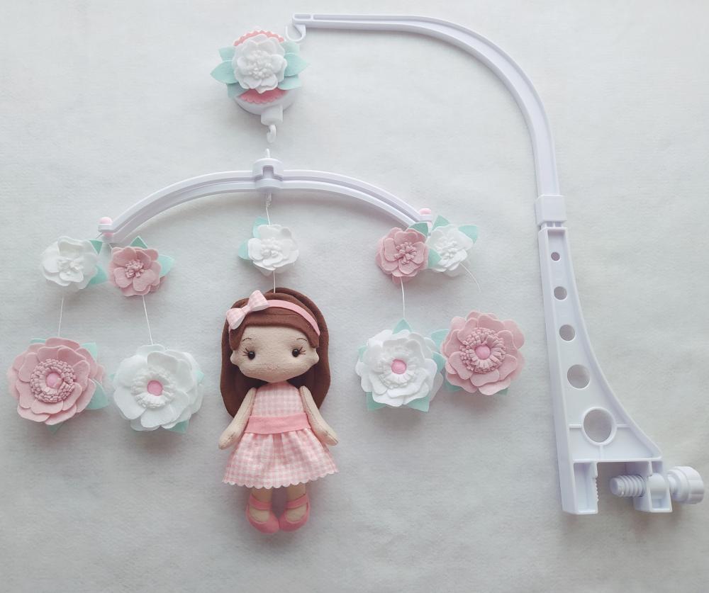 Móbile Musical Boneca Menininha e Flores Branco e Rosa