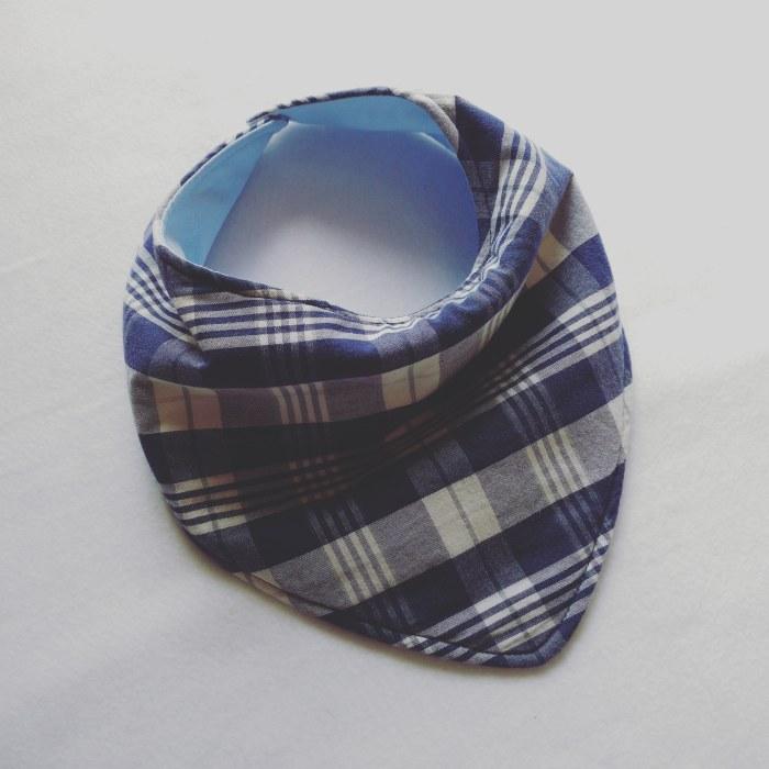 Babador Bandana Impermeável e Absorvente - Xadrez Azul