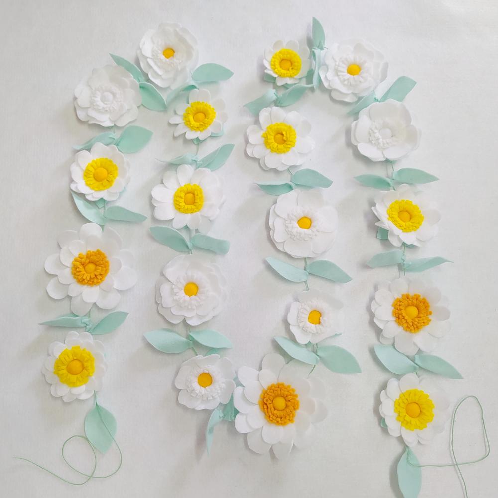 Varal ou Cordão de Flores de Feltro - Branco e Amarelo