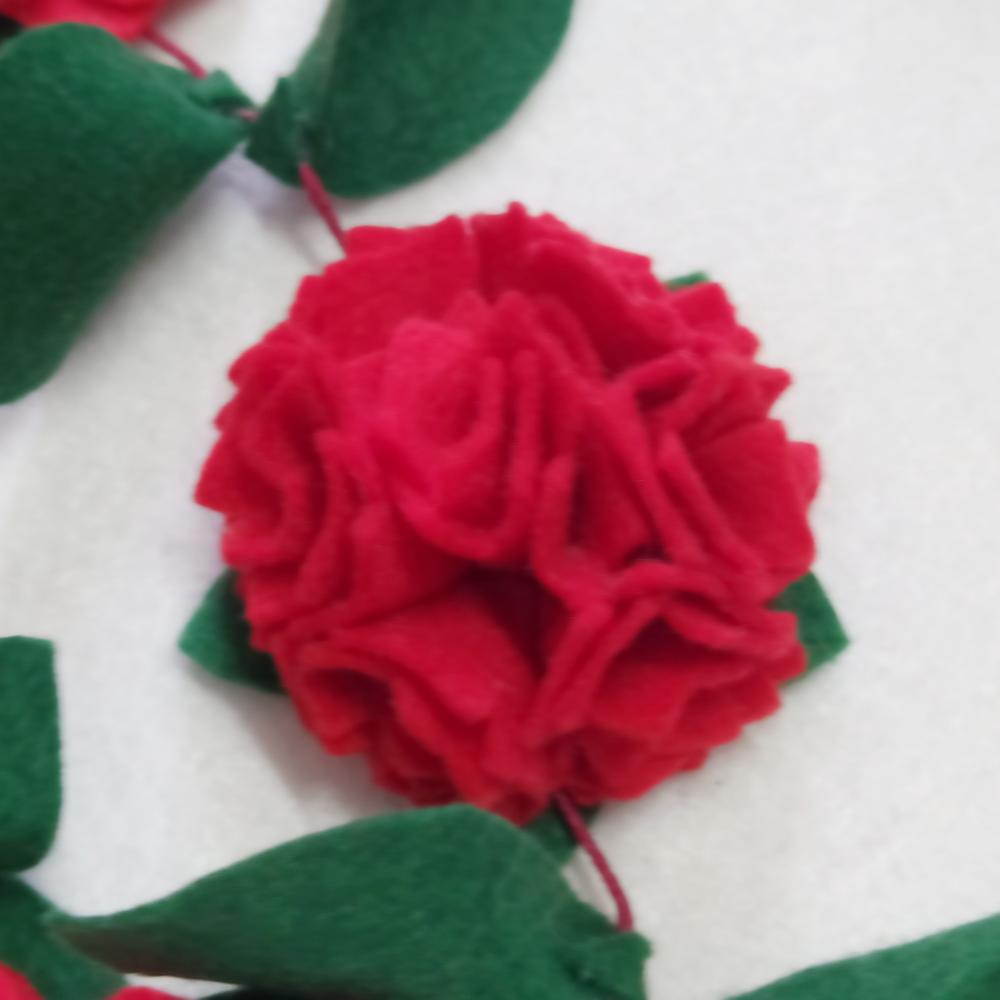 Varal ou Cordão de Flores de Feltro - Tons de Vermelhos 02