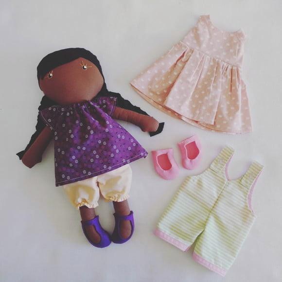 Boneca de Pano Flor  Troca de Roupa + Roupas Extras
