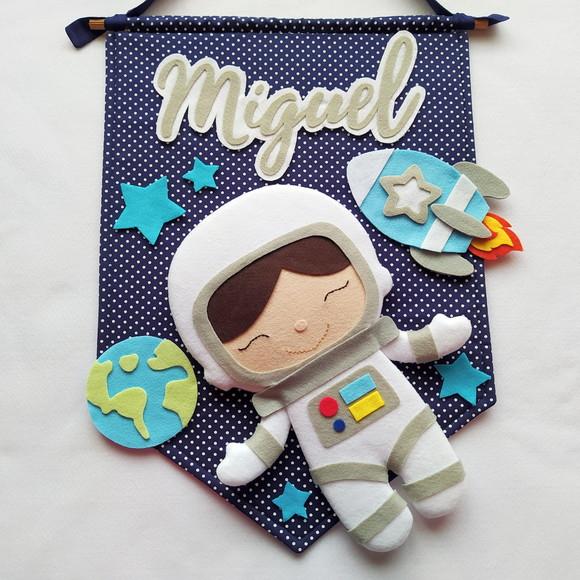 Flâmula Porta de Maternidade Astronauta no Espaço Miguel