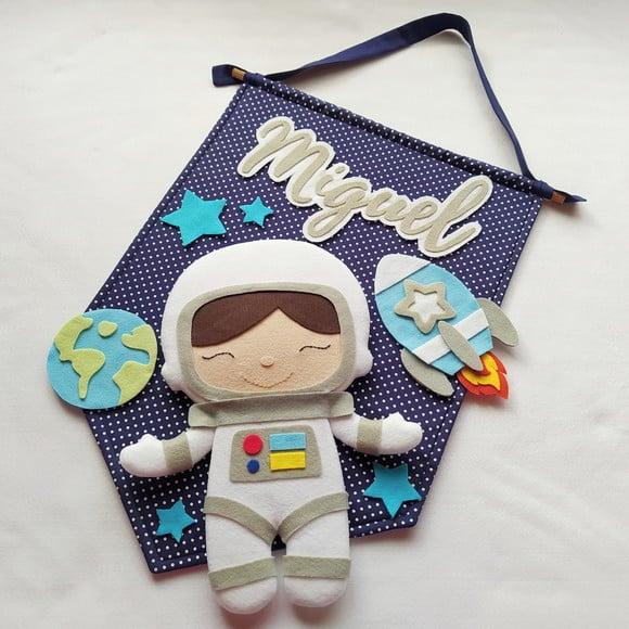 Flâmula Porta de Maternidade Astronauta no Espaço Miguel