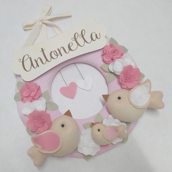 Guirlanda Passarinhos de Feltro Branco e Rosa Antonella
