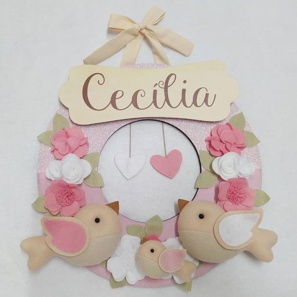 Guirlanda Passarinhos de Feltro Branco e Rosa Cecília