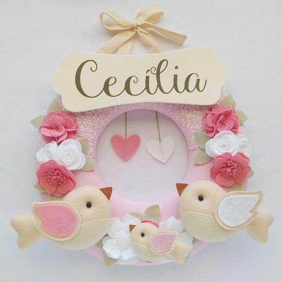 Guirlanda Passarinhos de Feltro Branco e Rosa Cecília