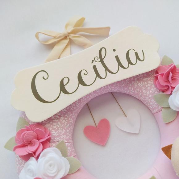 Guirlanda Passarinhos de Feltro Branco e Rosa Cecília