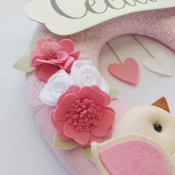 Guirlanda Passarinhos de Feltro Branco e Rosa Cecília