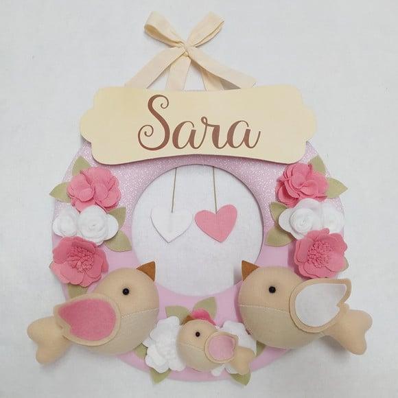 Guirlanda Passarinhos de Feltro Branco e Rosa Sara