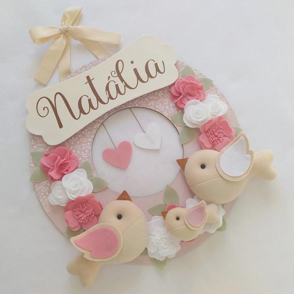 Guirlanda Passarinhos de Feltro Branco e Rosa Natália