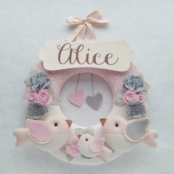 Guirlanda Passarinhos de Feltro Cinza e Rosa Alice