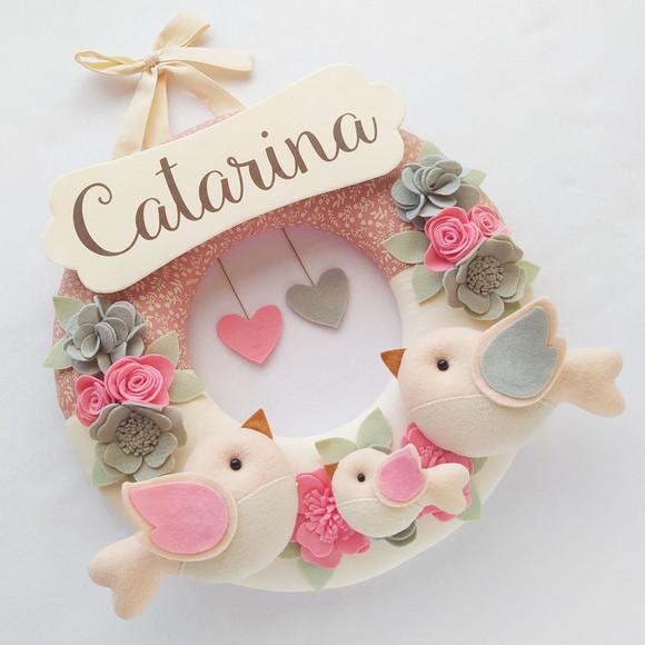 Guirlanda Passarinhos de Feltro Cinza e Rosa Catarina