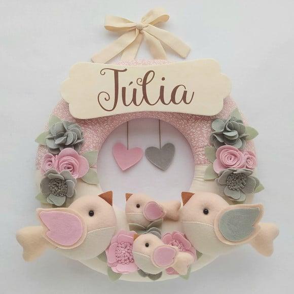 Guirlanda Passarinhos de Feltro Cinza e Rosa Júlia