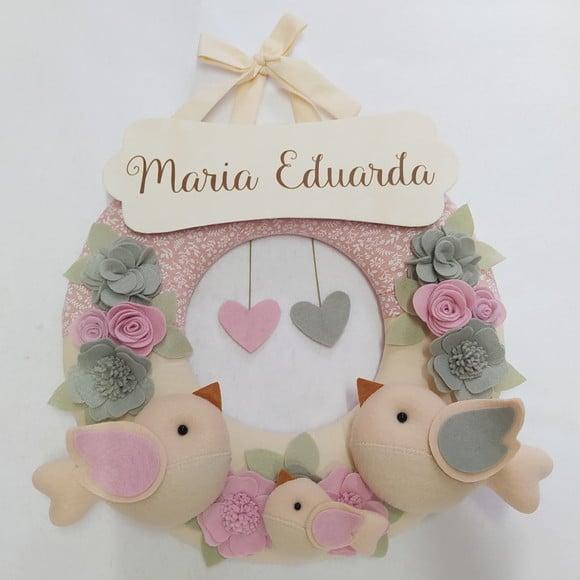 Guirlanda Passarinhos de Feltro Cinza e Rosa Maria Eduarda