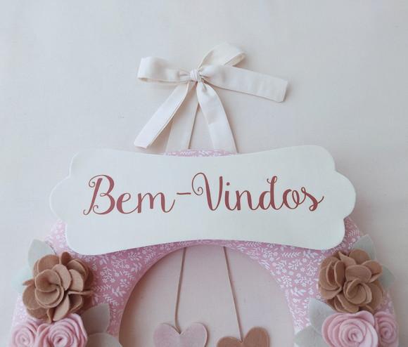 Guirlanda Passarinhos de Feltro Nude e Rosa - Bem-vindos