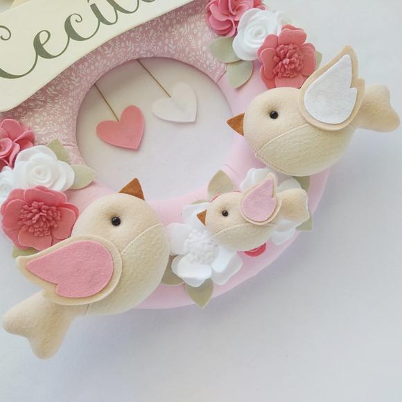Guirlanda Passarinhos e Varal de Flores Branco e Rosa Cecília