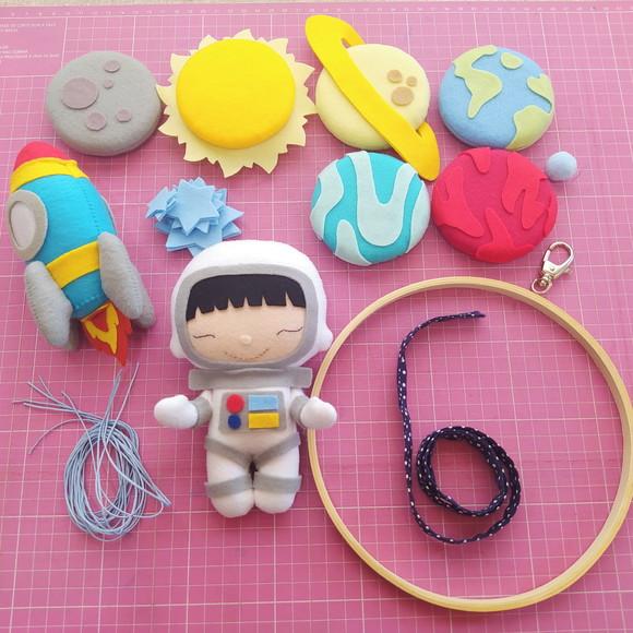 Móbile de Berço Astronauta Japonês, Foguete e Planetas, Espaci