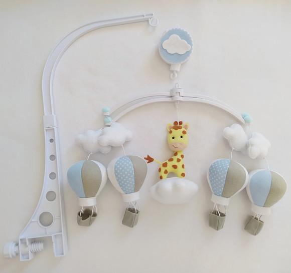 Móbile de Berço Musical Girafa, Balões e Nuvens Azul