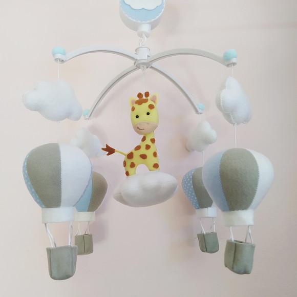 Móbile de Berço Musical Girafa, Balões e Nuvens Azul