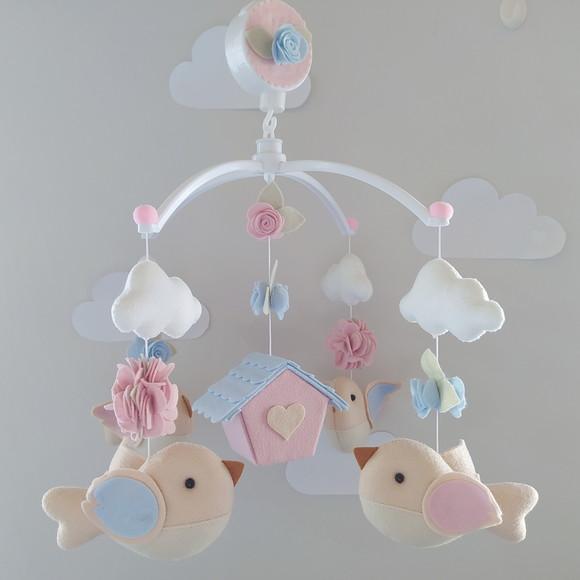 Móbile Musical Passarinhos, Nuvens e Casinha Azul e Rosa