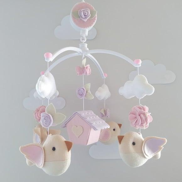 Móbile Musical Passarinhos, Nuvens e Casinha Lilás e Rosa