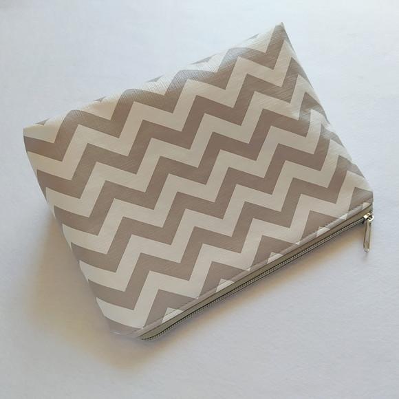 Necessaire Básica - Chevron Cinza