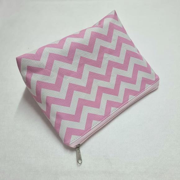 Necessaire Básica - Chevron Rosa