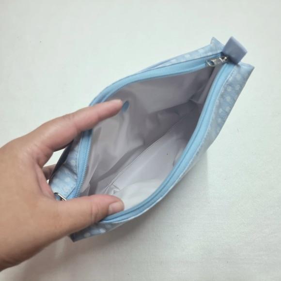 Necessaire Porta Fraldas e Lenço Umedecido - Poá Azul Bebê